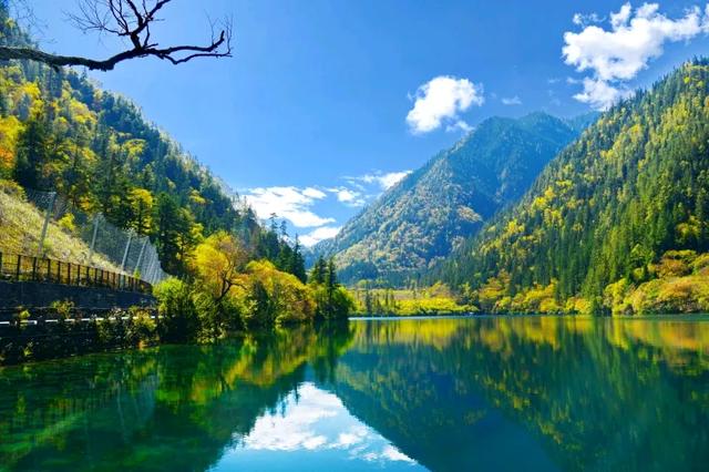 四川著名风景区——九寨沟