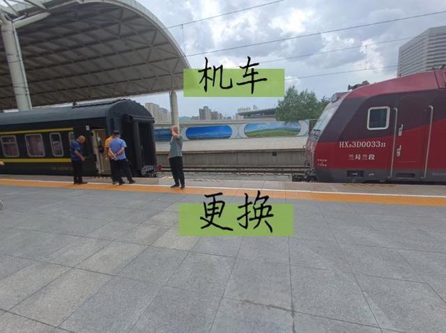 青藏铁路进入格尔木，为什么要换美国的火车头，国产的不能用吗？