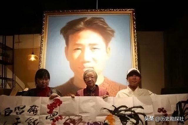 1962年，刘思齐和杨茂之新婚后，去看望毛主席，留下的珍贵合影