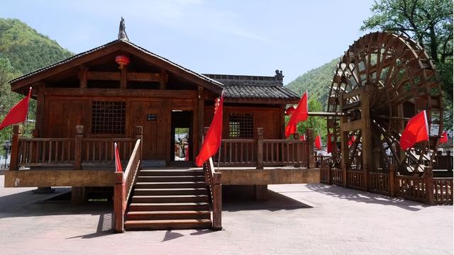 五一走进两当，追寻红色记忆