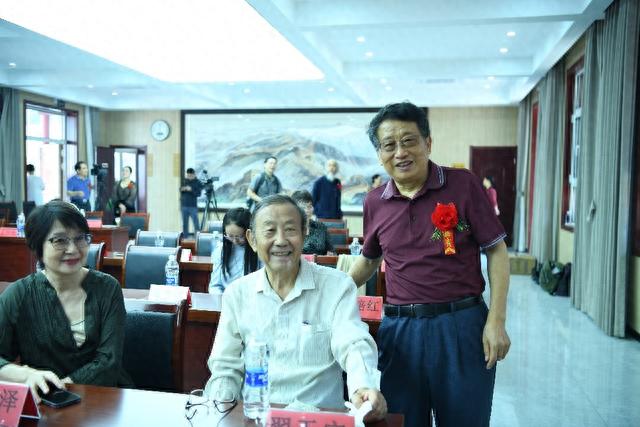惠风滋润枝头秀 硕果金秋格外红--现代书画网携手书画名家扎根乡村