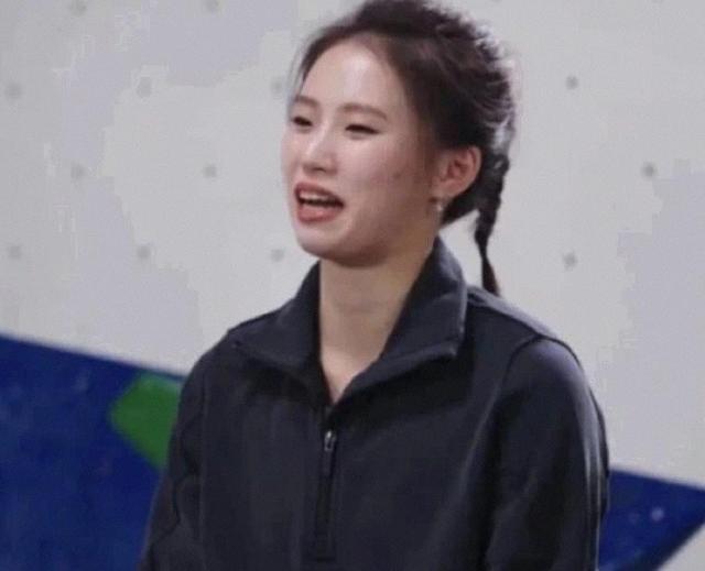 全运会摘金一月后 陈芋汐接受采访，句句不提全红婵 句句都是全红婵