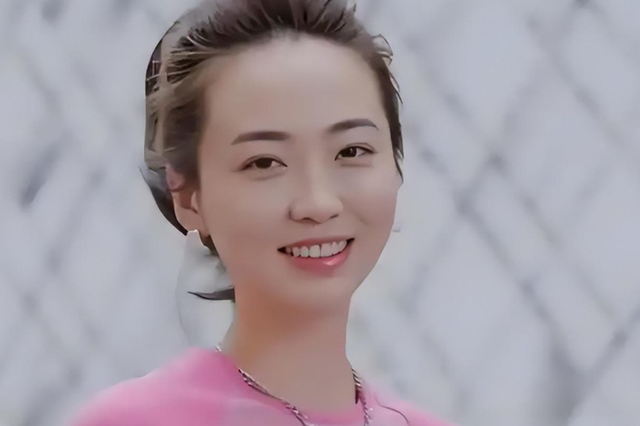 脱离许家印后，原恒大歌舞团长白珊珊	，最后居然嫁给了这个男人