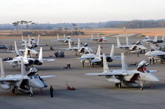 日本深夜通报：F-15J两次遭中国歼-15雷达锁定，到底发生了什么？