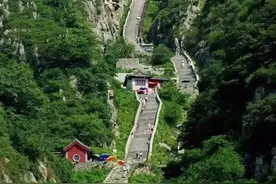 谁是中国第一名山，泰山or黄山？看完这些对比就明白了图片