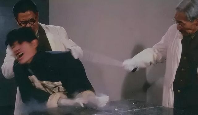 731部队恐怖暴行，强迫女同胞与动物交配，不打麻药直接肢解活人