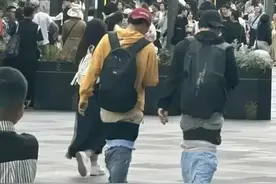 成都太古里又见日龙垮裤的一代，让人“大饱眼福”图片