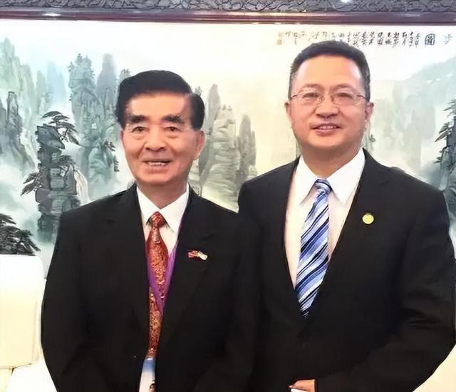 大鱼终于落网，78岁的“爱国华侨”，竟是刺探我国30年的间谍
