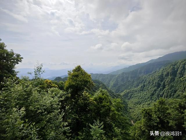 徒步瓦屋山,太艰难了,坚持下来不容易
