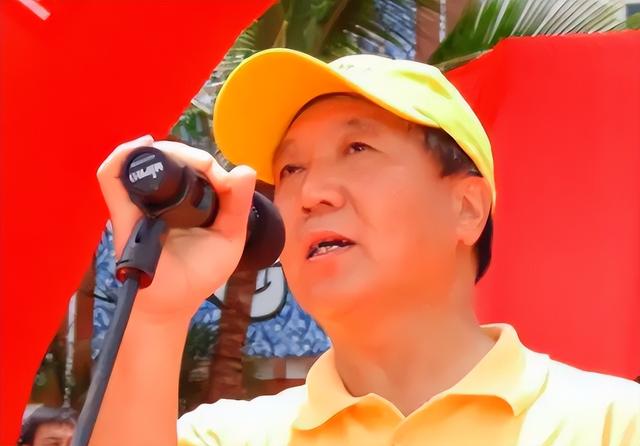 海南富商张晖：花8亿建108米观音像，4年后却死在水中，死因成谜