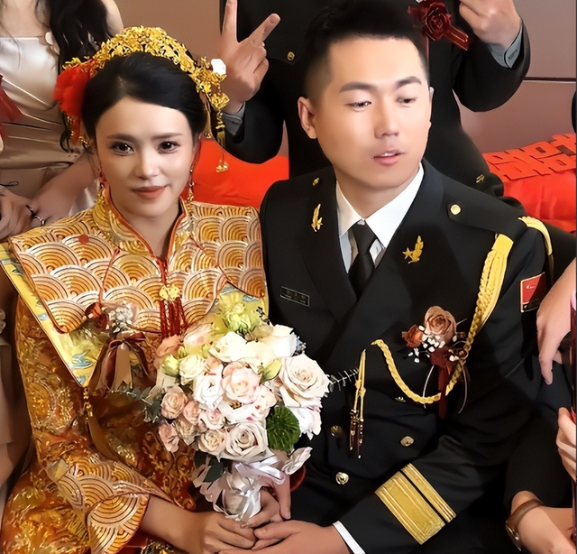 最帅升旗手张自轩大婚不到24小时，荒唐一幕出现，新娘受无妄之灾