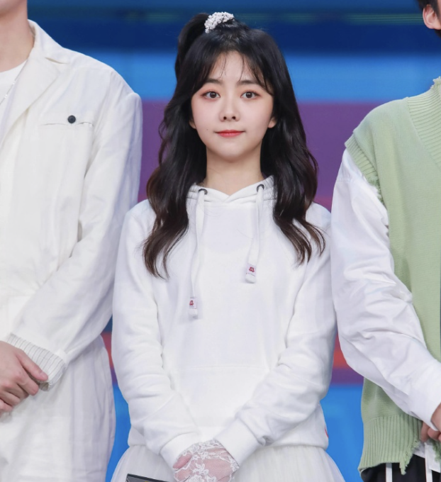 鼻子是五官之首太影响颜值了，这8位明星都败给了一个“丑鼻子”