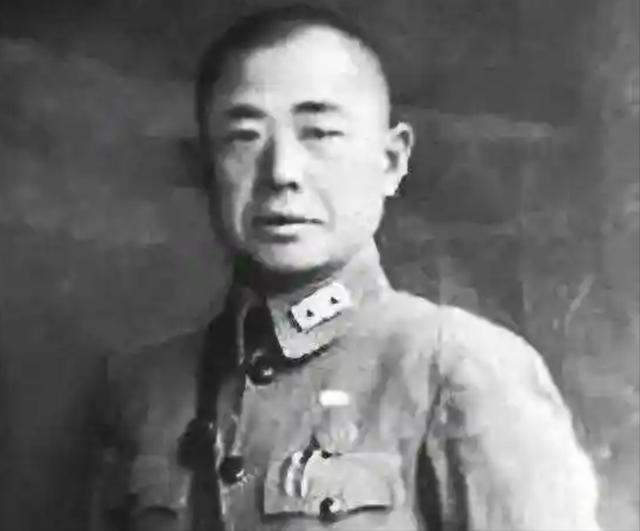 21兵团司令降为军长，55年又被拟授少将，毛主席大怒：少将改上将