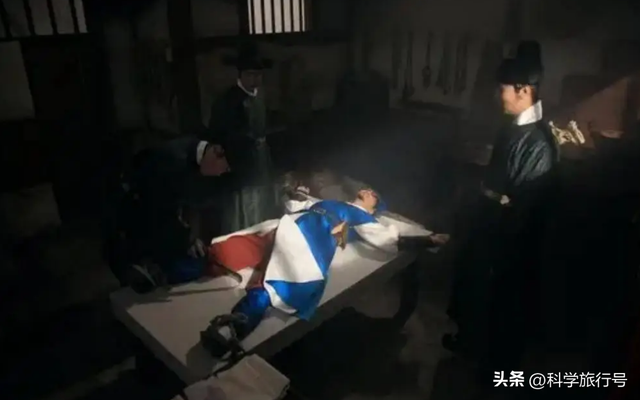 许多雄性动物交配后迅速死亡，阉割可以延缓衰老，人类也是这样吗