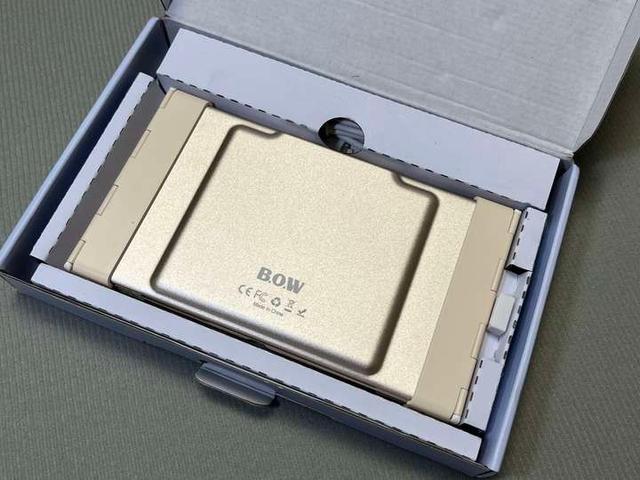 轻盈折叠，畅连三设备，BOW三折叠蓝牙键盘测评