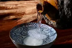 老酒友们要注意，白酒瓶身标有“10781”执行标准的都是纯粮酒？图片