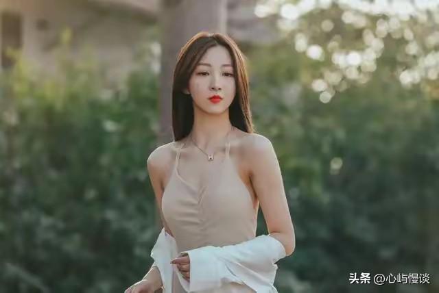 关灯后你就懂了！让男人上瘾的女人，都有这3个特质，绝了！