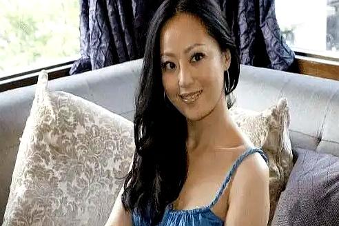 45岁拍三级片追求刺激？从亿万富豪到烂片女王，她追求的是什么？