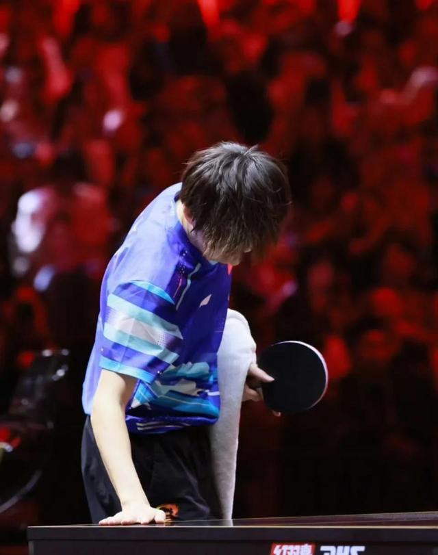 林高远离开了首钢园，何卓佳出席球员见面会，马龙夏露陪孩子跑步