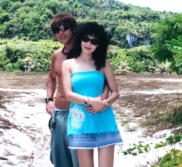 夫妻俩为了不变老，坚持31年不吃肉不生子，如今59岁近照不敢认