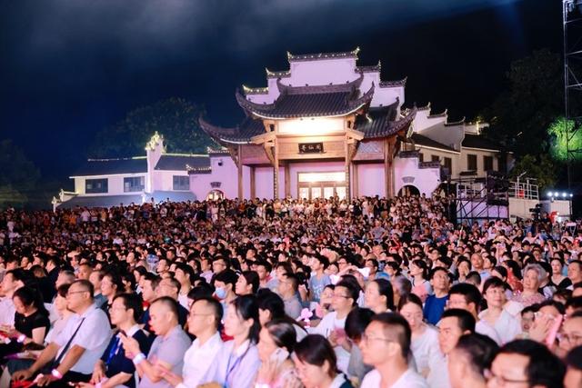 2025新余仙女湖七夕文化旅游节启幕仪式暨“为爱心动—七夕浪漫夜水上情歌会”圆满落幕