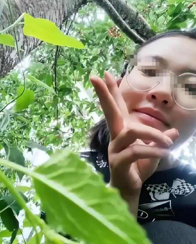 四川高考女孩杜彬洋去世！仅18岁，刚被北川医学院录取，弟弟立碑