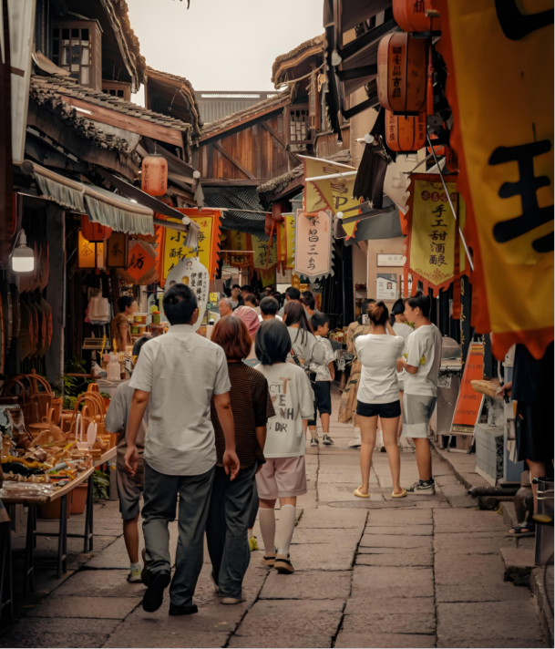 逛3个古镇像走同一条街？2800座古镇一半“空城”	，问题出在哪？