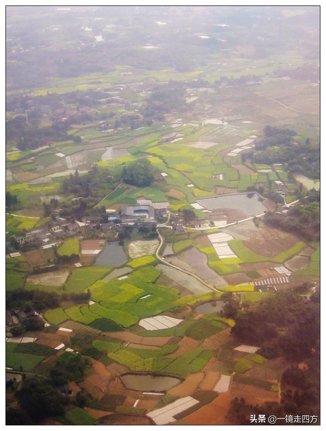 雪峰、云海、田陌 — 西藏林芝至成都空中俯瞰