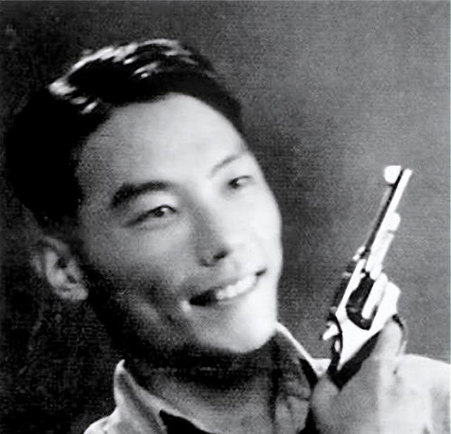 1976年，叶元帅问了国锋同志两个问题