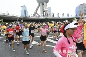 “8岁”上海半马今晨开跑 男女组均打破赛会纪录图片