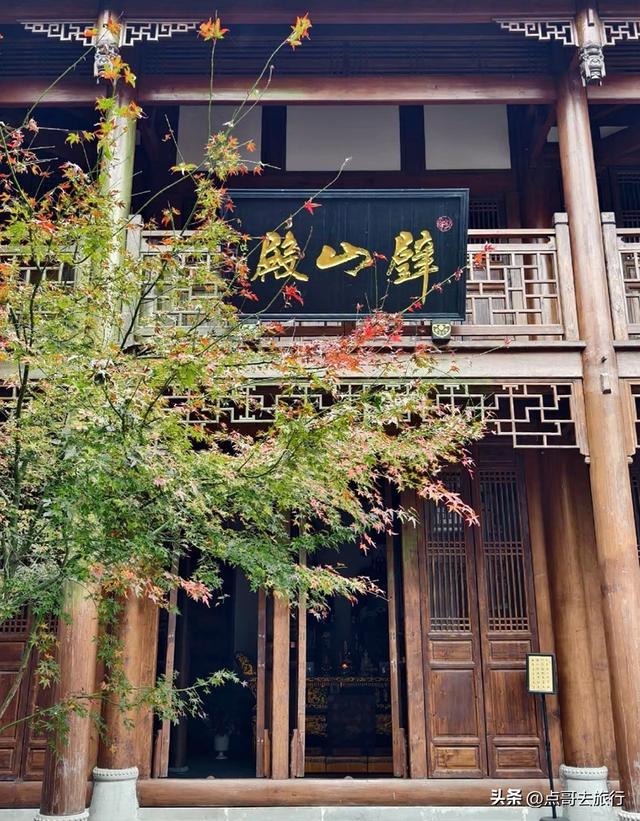 成都大邑最精致寺庙，钟鼓楼建于河上，超级漂亮，公共交通可达！