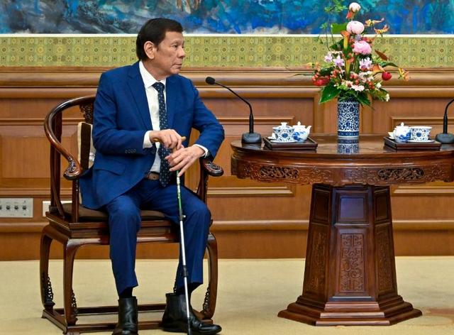 菲律宾风雨欲来	，杜特尔特之孙在中国5天，家族亲华传统不能丢