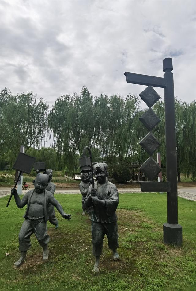 初秋，迎着习习秋风骑行赏景