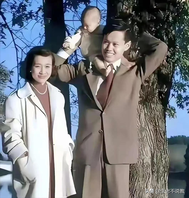 演都不演了！杨振宁去世仅3天，恶心的一幕出现，结局大快人心