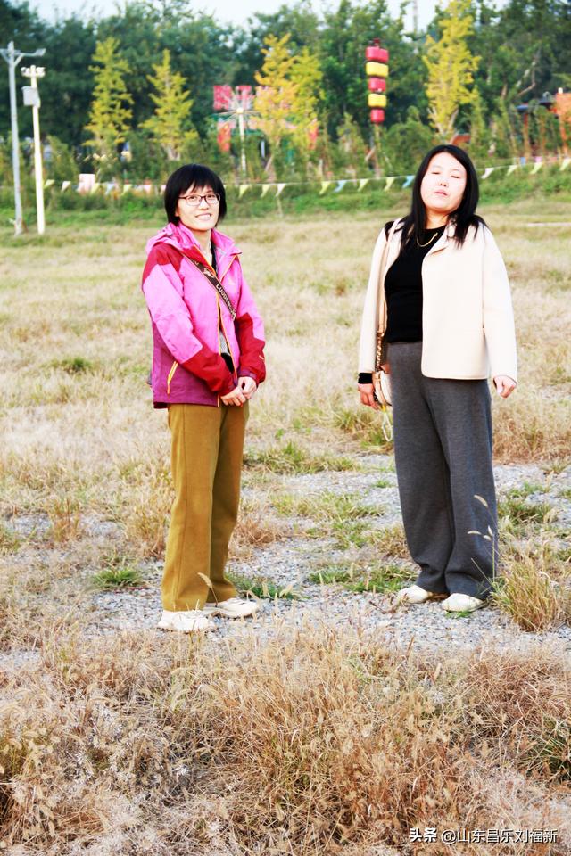 一河两路东端的烧烤场一带暮秋景色