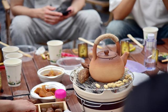 落花成茶韵！佛山卡玛缤纷花世界解锁沉浸式养生体验，干茶花变身冬日新宠