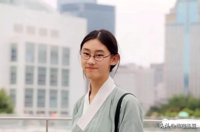 事实证明，“消失”多年的清华才女武亦姝，证实了董卿当年没说错