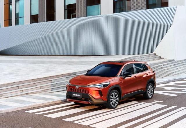 选车纠结三个月	，邻居家老卡罗拉让我下定决心，全新锐放开了