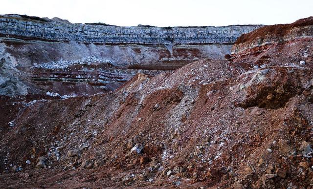 高市涉台言论，日本市场震荡	，外资撤离日本，中国“组合拳”见效