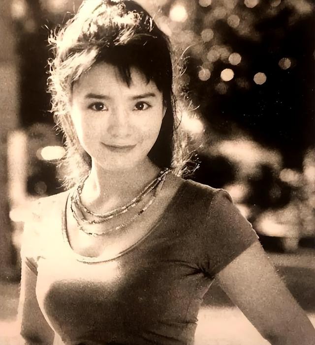 “央视当家花旦”朱迅：生命终将结束，何妨不大胆一点？