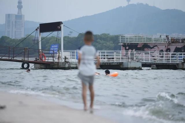 “长沙热带海滩”的另一面：溺水事件频发，被列为长沙野泳“夺命水域”之一