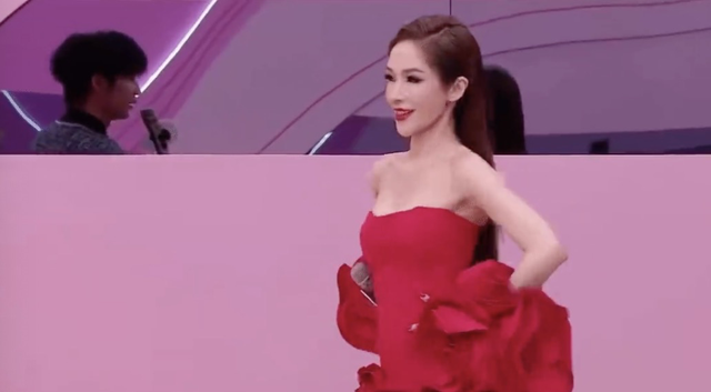 面相变了！下半身“贪婪”、纵欲过度的萧亚轩，为自己的行为买单