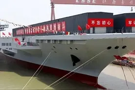 中美航母造价对比：美国福特级造价150亿美元，中国福建舰是多少图片