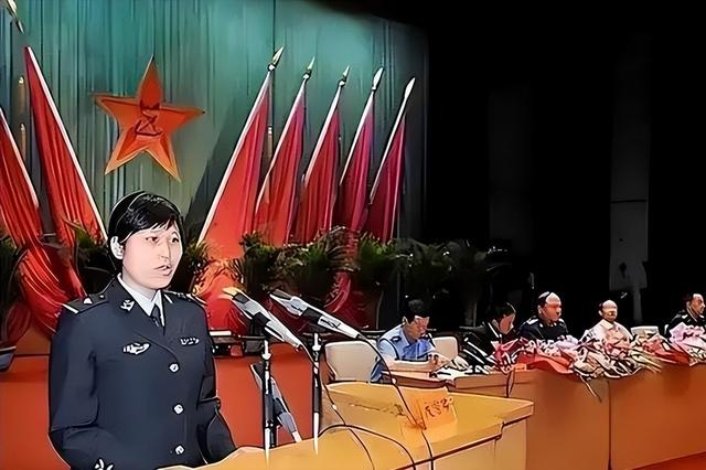 16年前，汶川女警揭衣露乳哺育9婴，归来连升四级，最后结局泪目