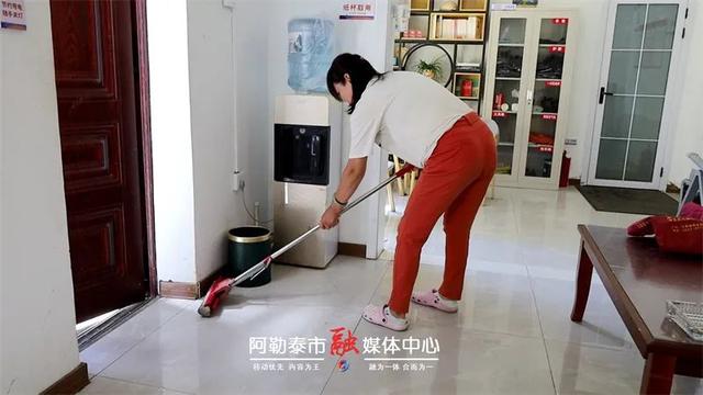 阿勒泰市共享卫生间+免费停车 游客直呼“细节暖到心窝里”