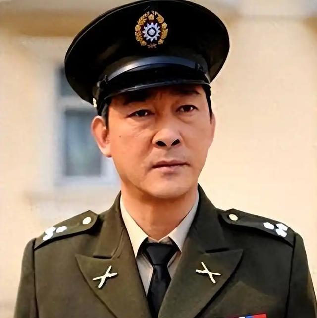大家熟悉的他早已逝世，一天吃几十片止痛药，去世半年公众才知道