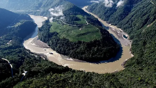 中国雅鲁藏布江电站开建！西方媒体全不吭声了，莫迪不是不想发难
