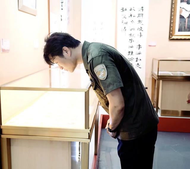 江西庐山国家级自然保护区管理局一行参观九江三红珍藏馆