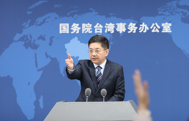 美媒出马打脸，特朗普训示高市，日本还想平事，中方回应绝不接受