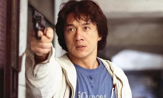 官媒对成龙的称呼变了，三字之差释放强烈信号	，王晶的话有人信了